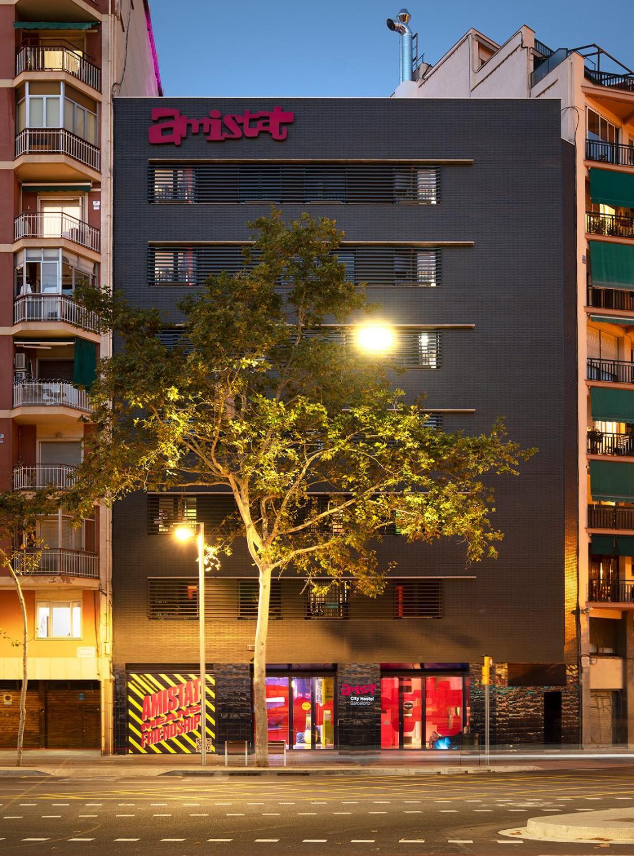 Amistat Hostel *